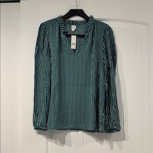 Green & White V-Neck Blouse